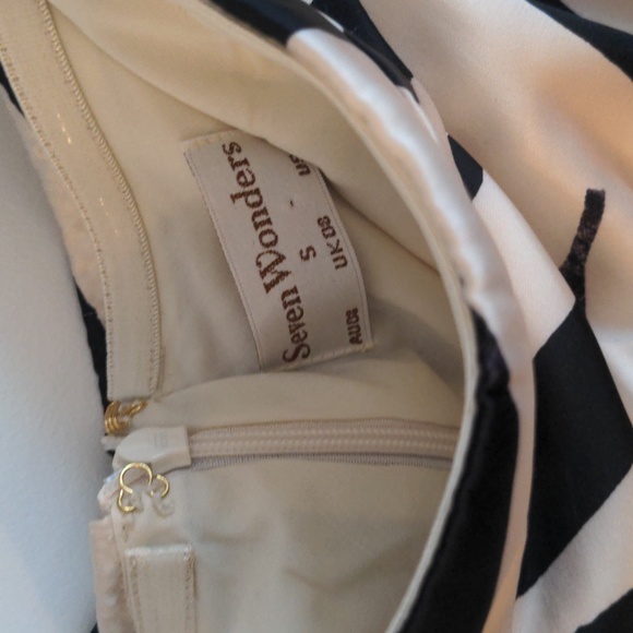 Paintbrush pattern dress - Picture 3 of 4